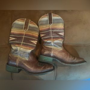 Ariat cowboy boots 8B